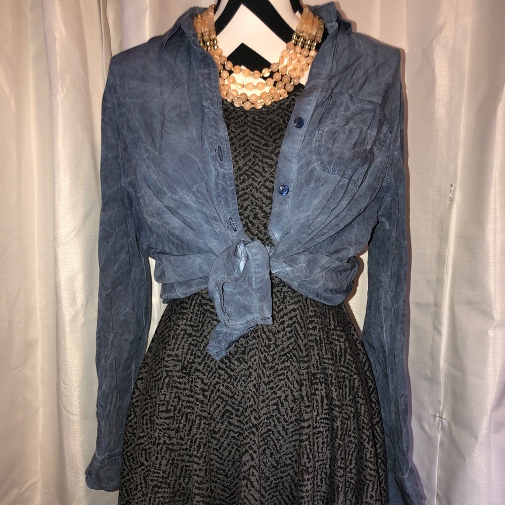 Long sleeved button down - Picture 2 of 3